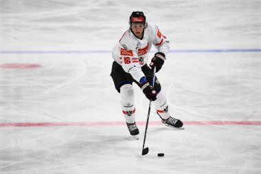 KREFELD, Almanya - 10 Kasım 2022: REINBACHER David Deutschland Cup 2022, Avusturya - Yayla-Arena 'da Slovakya 