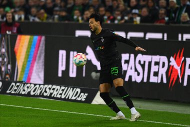 MENCHENGLADBACH, ALMANY - 11 Kasım 2022: Ramy Bensebaini. Bundesliga Borussia Moenchengladbach - Borussia Dortmund futbol karşılaşması