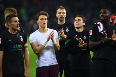 MoENCHENGLADBACH, ALMANY - 11 Kasım 2022: Jan Olschowsky, Rocco Reitz. Bundesliga Borussia M0enchengladbach - Borussia Dortmund futbol karşılaşması