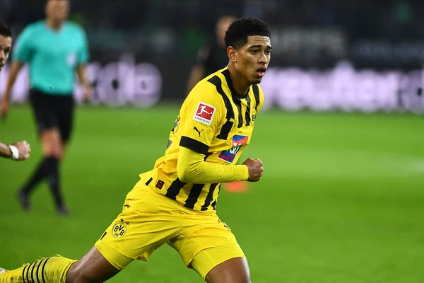 MENCHENGLADBACH, ALMANY - 11 Kasım 2022 Jude Bellingham. Bundesliga Borussia Moenchengladbach - Borussia Dortmund futbol karşılaşması