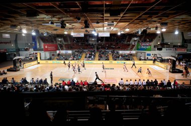LEVERKUSEN, ALMANY 16 YIL 2022 BARMER 2. Basketbol Bundesliga 'sı. Basketbol maçı Bayer Giants Leverkusen Medipolis SC Jena 'ya karşı