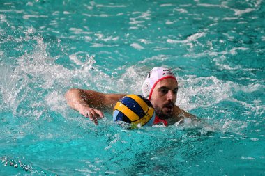 DUISBURG, Almanya - 07 Aralık 2022: 1 Waterpolo maçı. Bundesliga Vorrunde A ASC Duisburg vs Wfr. Spandau 04