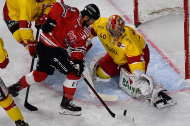 COLOGNE, Almanya - 16 Aralık 2022 Hokey maçı DeL Koelner Haie - Duesseldorfer EG