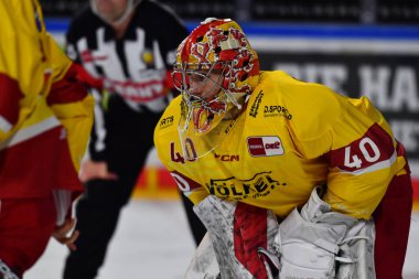 COLOGNE, Almanya - 16 Aralık 2022 Hokey maçı DeL Koelner Haie - Duesseldorfer EG