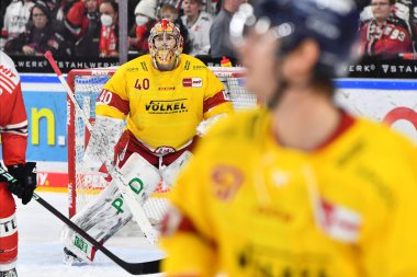 COLOGNE, Almanya - 16 Aralık 2022 Hokey maçı DeL Koelner Haie - Duesseldorfer EG