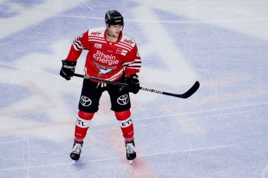 COLOGNE, ALMANY - 2 HAZİRAN 2023 Hokey maçı DeL Koelner Haie - Dusseldorfer EG 