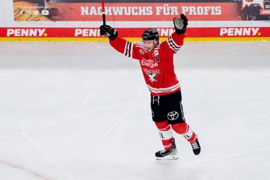 COLOGNE, ALMANY - 2 HAZİRAN 2023 Hokey maçı DeL Koelner Haie - Dusseldorfer EG 