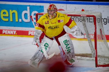 COLOGNE, ALMANY - 2 HAZİRAN 2023 Hokey maçı DeL Koelner Haie - Dusseldorfer EG 