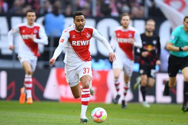 COLOGNE, ALMANY - 04.02.23 Linton Maina. Maç 1 'de. Bundesliga 1.FC Koeln RB Leipzig 'e karşı RHEIN ENERGIE STADION
