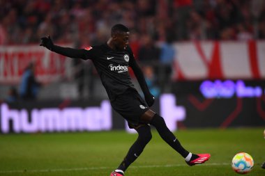 COLOGNE, ALMANY - 12.02.23: Randal Kolo Muani. Maç 1 'de. Bundesliga 1. FC Koeln Eintracht Frankfurt 'a karşı Rhein Enerji Stadyumu