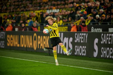 GERMANY, DORTMUND - 3 Mart 2023: Bundesliga Borussia Dortmund 'un Signal Iduna Park' taki RB Leipzig 'e karşı maçı