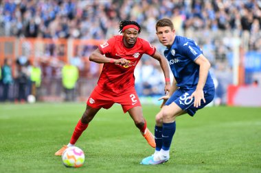 BOCHUM, ALMANY - 18 Mart 2023: Muhammed Simakan. Bundesliga VfL Bochum 1848-RB Leipzig maçı Vonovia Ruhr Stadyumu 'nda oynanmıştır.