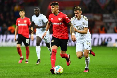LEVERKUSEN, ALMANY - 19.03.23 Piero Hincapie. Bundesliga maçı Bayer 04 Leverkusen, Bayarena 'da Bayern Muenchen' e karşı.