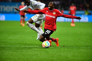 LEVERKUSEN, ALMANY - 19.03.23 Jeremie Frimpong. Bundesliga maçı Bayer 04 Leverkusen, Bayarena 'da Bayern Muenchen' e karşı.