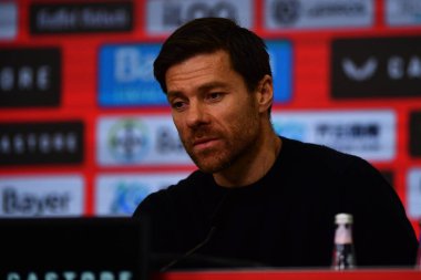 LEVERKUSEN, ALMANY - 19.03.23: Xabi Alonso. Bundesliga maçı Bayer 04 Leverkusen, Bayarena 'da Bayern Muenchen' e karşı.