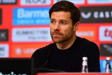 LEVERKUSEN, ALMANY - 19.03.23: Xabi Alonso. Bundesliga maçı Bayer 04 Leverkusen, Bayarena 'da Bayern Muenchen' e karşı.