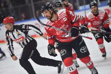 COLOGNE, Almanya - 26.03.23: Hokey maçı DEL KOELNER HAIE - Lanxess Arena 'da Adler MANNHEIM