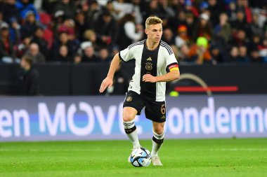 Mainz, Almanya - 25.03.23 Joshua Kimmich. MEWA Arena 'da Almanya ile Peru arasındaki futbol maçı