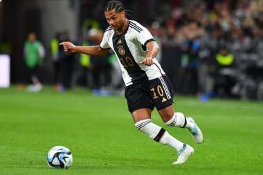 Mainz, Almanya - 25.03.23 Serge Gnabry. MEWA Arena 'da Almanya ile Peru arasındaki futbol maçı