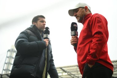 COLOGNE, ALMANY - 02.04.23: Steffen Baumgart, Bundesliga 1 'in futbol maçı. FC Koeln, Borussia Moenchengladbach 'a karşı. Rhein Enerji Stadyumunda