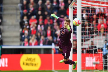 COLOGNE, ALMANY - 02.04.23: Jonas Omlin, Bundesliga 1 'in futbol maçı. FC Koeln, Borussia Moenchengladbach 'a karşı. Rhein Enerji Stadyumunda