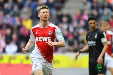 COLOGNE, ALMANY - 02.04.23 Florian Kainz. Bundesliga 1 'in futbol maçı. FC Koeln, Borussia Moenchengladbach 'a karşı. Rhein Enerji Stadyumunda