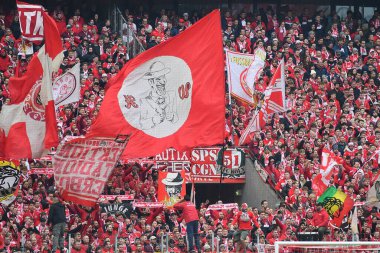 COLOGNE, ALMANY - 02.04.23 Bundesliga 1 'in futbol maçı. FC Koeln, Borussia Moenchengladbach 'a karşı. Rhein Enerji Stadyumunda