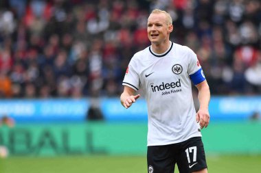 LEVERKUSEN, ALMANY - 08.04.23 Sebastian Rode. Bundesliga maçında Bayer 04 Leverkusen, Eintracht Frankfurt 'a karşı Bayarena' da