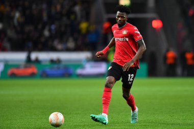 LEVERKUSEN, ALMANY - 13.04.23 Edmond Tapsoba. Maç UEFA Avrupa Ligi Bayer 04 Leverkusen, Bayarena 'da Royale Union Saint-Gilloise' e karşı.