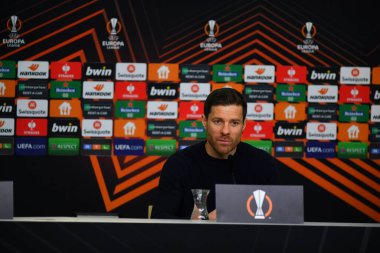 LEVERKUSEN, ALMANY - 13.04.23: Xabi Alonso. Maç UEFA Avrupa Ligi Bayer 04 Leverkusen, Bayarena 'da Royale Union Saint-Gilloise' e karşı.