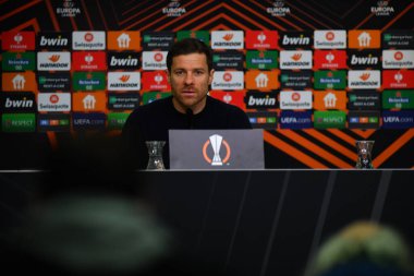 LEVERKUSEN, ALMANY - 13.04.23: Xabi Alonso. Maç UEFA Avrupa Ligi Bayer 04 Leverkusen, Bayarena 'da Royale Union Saint-Gilloise' e karşı.