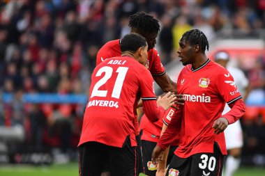 LEVERKUSEN, ALMANY - 23.04.23 Jeremie Frimpong. Bundesliga maçı Bayer 04 Leverkusen, Bayarena 'da Red Bull Leipzig' e karşı.