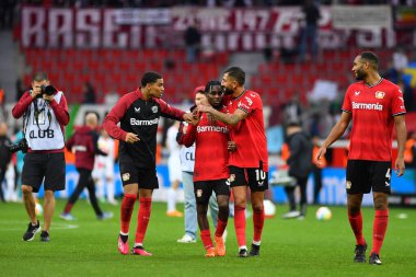 LEVERKUSEN, ALMANY - 23.04.23: Amine Adli, Jeremie Frimpong, Kerem Demirbay, Jonathan Tah. Bundesliga maçı Bayer 04 Leverkusen, Bayarena 'da Red Bull Leipzig' e karşı.