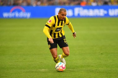 GERMANY, DORTMUND - 22 Nisan 2023: Signal Iduna Park 'taki Sinyal Iduna Parkı' nda Bundesliga Borussia Dortmund-Eintracht maçı