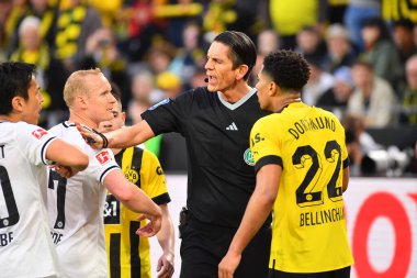 GERMANY, DORTMUND - 22 Nisan 2023: Signal Iduna Park 'taki Sinyal Iduna Parkı' nda Bundesliga Borussia Dortmund-Eintracht maçı