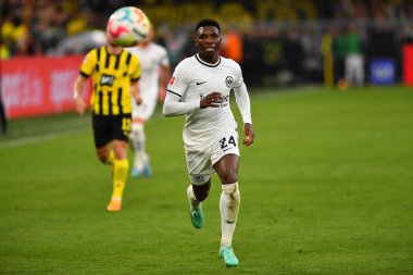 GERMANY, DORTMUND - 22 Nisan 2023 Aurelio Buta. Bundesliga Borussia Dortmund-Eintracht maçı Iduna Park Sinyali 'nde.