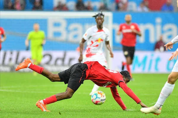 Leverkusen Jeremie Frimpong 德甲对阵拜仁的Fc Bayer Leverkusen对红牛Leipzig — 图库照片