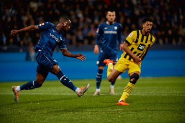 BOCHUM, ALMANY - 28 Nisan 2023: Jude Bellingham. Bundesliga VfL Bochum 1848 'de Vonovia Ruhr Stadyumu' nda Borussia Dortmund 'a karşı oynanan futbol maçı.
