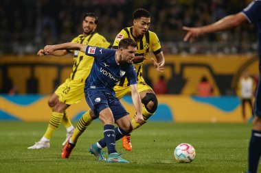BOCHUM, GERMANY - 28 Nisan 2023: VfL Bochum 1848 Vonovia Ruhr Stadyumu 'nda Borussia Dortmund' a karşı oynanan futbol maçı