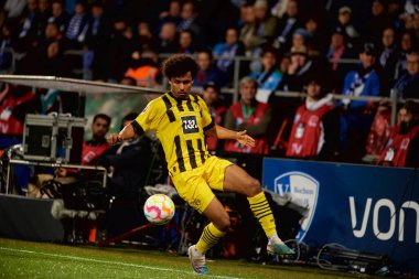 BOCHUM, ALMANY - 28 Nisan 2023: Karim Adeyemi. Bundesliga VfL Bochum 1848 'de Vonovia Ruhr Stadyumu' nda Borussia Dortmund 'a karşı oynanan futbol maçı.