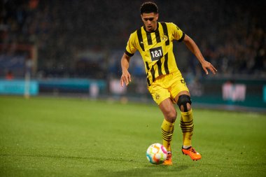 BOCHUM, ALMANY - 28 Nisan 2023: Jude Bellingham. Bundesliga VfL Bochum 1848 'de Vonovia Ruhr Stadyumu' nda Borussia Dortmund 'a karşı oynanan futbol maçı.