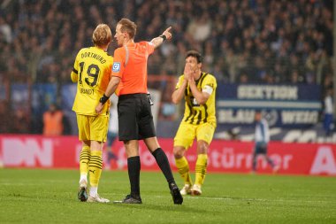 BOCHUM, ALMANY 28 NİSAN 2023 Sascha Stegemann. Bundesliga VfL Bochum 1848 'de Vonovia Ruhr Stadyumu' nda Borussia Dortmund 'a karşı oynanan futbol maçı.