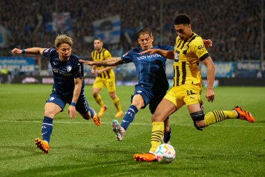 BOCHUM, ALMANY - 28 Nisan 2023: Jude Bellingham. Bundesliga VfL Bochum 1848 'de Vonovia Ruhr Stadyumu' nda Borussia Dortmund 'a karşı oynanan futbol maçı.