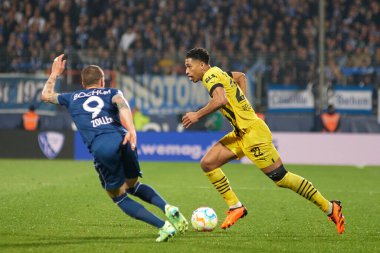 BOCHUM, ALMANY - 28 Nisan 2023: Jude Bellingham. Bundesliga VfL Bochum 1848 'de Vonovia Ruhr Stadyumu' nda Borussia Dortmund 'a karşı oynanan futbol maçı.
