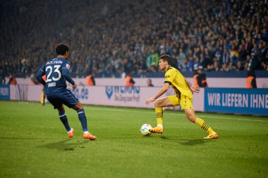 BOCHUM, ALMANY - 28 Nisan 2023 Giovanni Reyna. Bundesliga VfL Bochum 1848 'de Vonovia Ruhr Stadyumu' nda Borussia Dortmund 'a karşı oynanan futbol maçı.