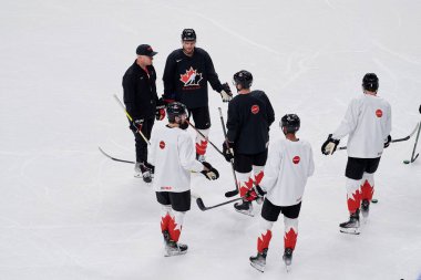 RIGA, LATVIA - 11 Mayıs 2022 Kanada Antrenman Takımı. IIHF 2023 Buz Hokeyi Dünya Şampiyonası