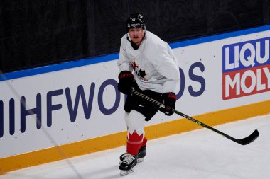 RIGA, LATVIA - 11 Mayıs 2022: CROSE Lawson. Kanada antrenman takımı. IIHF 2023 Buz Hokeyi Dünya Şampiyonası
