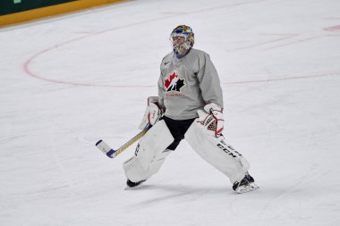 RIGA, LATVIA - 11 Mayıs 2022: HOFER Joel. Kanada antrenman takımı. IIHF 2023 Buz Hokeyi Dünya Şampiyonası