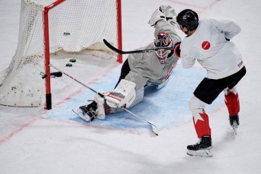 RIGA, LATVIA - 11 Mayıs 2022: LEVI Devon. Kanada antrenman takımı. IIHF 2023 Buz Hokeyi Dünya Şampiyonası