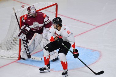 LATVIA, RIGA - 12.05.23 McBAIN Jack, PUNNENOVS Ivars. Letonya-Kanada maçı. IIHF 2023 Buz Hokeyi Dünya Şampiyonası